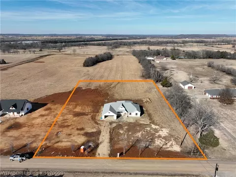 16272 Castle Rd, Poteau, OK 74953