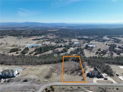 002 Clubhouse Ln, Wister, OK 74966