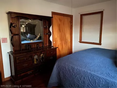 Bedroom - 202 Cloos Circle Dr, Ozark, AR 72949 photo 3 of 5