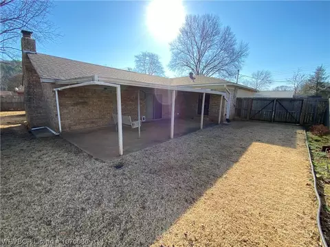 Exterior - 202 Cloos Circle Dr, Ozark, AR 72949 photo 13 of 16