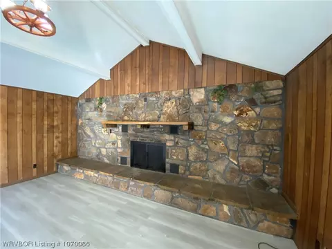 Kitchen - 202 Cloos Circle Dr, Ozark, AR 72949 photo 2 of 5
