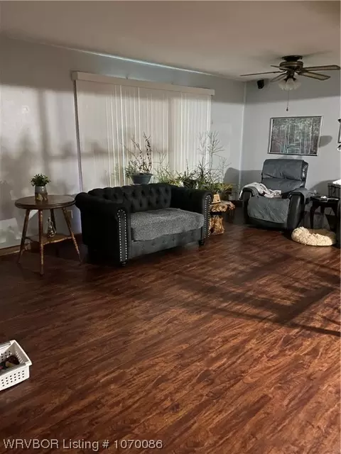 Living - 202 Cloos Circle Dr, Ozark, AR 72949 photo 4 of 6