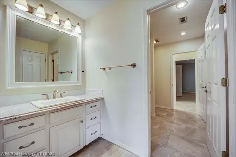 Bath - 7305 Ellsworth Rd, Fort Smith, AR 72903 photo 7 of 10