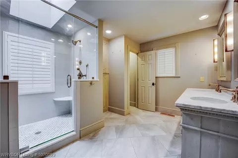 Bath - 7305 Ellsworth Rd, Fort Smith, AR 72903 photo 1 of 10