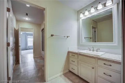 Bath - 7305 Ellsworth Rd, Fort Smith, AR 72903 photo 5 of 10