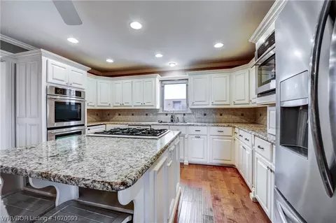 Kitchen - 7305 Ellsworth Rd, Fort Smith, AR 72903 photo 2 of 4