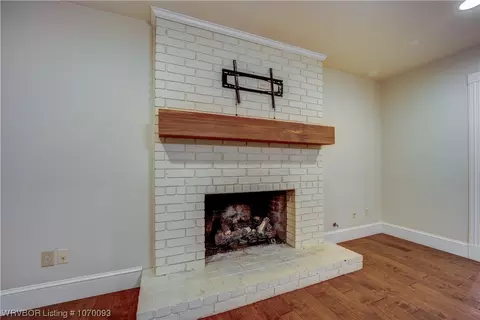 Living - 7305 Ellsworth Rd, Fort Smith, AR 72903 photo 3 of 5