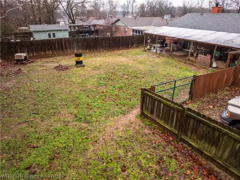 1501 6th Ter, Barling, AR 72923 photo 6