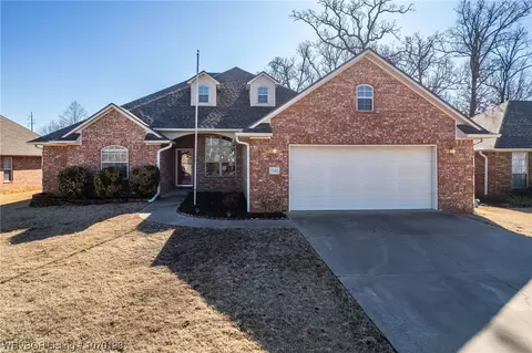 1546 Fianna Pl, Fort Smith, AR 72908