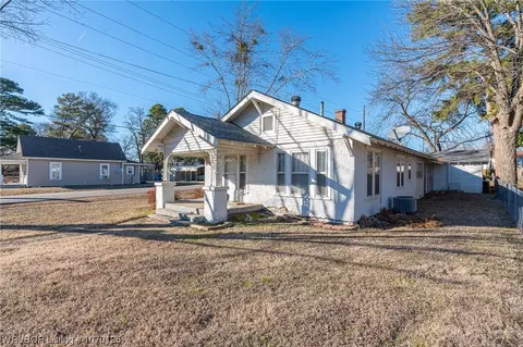 Exterior - 2801 Tulsa St, Fort Smith, AR 72901 photo 2 of 7