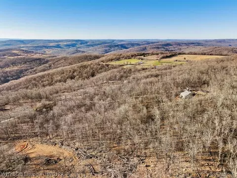 - Rackley Mountain Road, Mountainburg, AR 72946