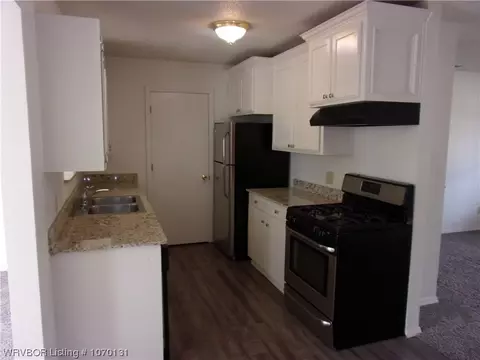 Kitchen - 3927 Adams Rd, Ozark, AR 72949 photo 2 of 4