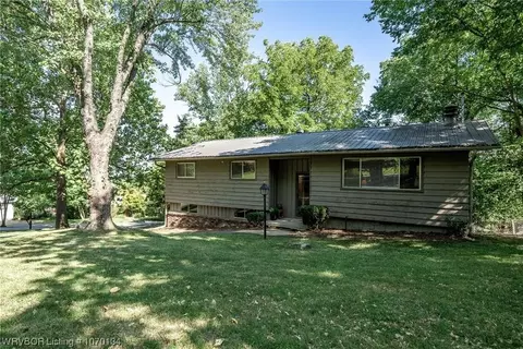 700 Dogwood Ln, Fayetteville, AR 72701