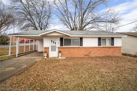 1506 W Gibson St, Ozark, AR 72949