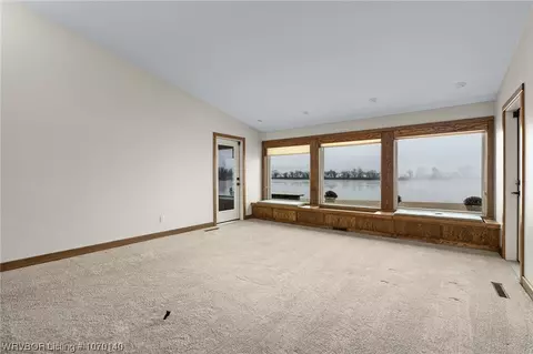 Living - 3001 Windrift Cv, Fort Smith, AR 72903 photo 2 of 3