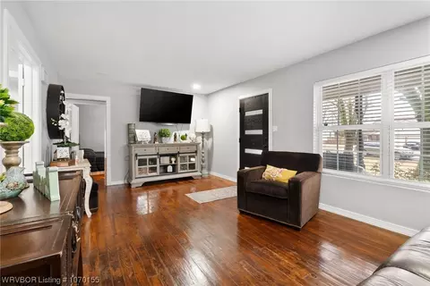 Living - 2419 Savannah St, Fort Smith, AR 72901 photo 3 of 7