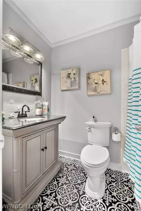 Bath - 2419 Savannah St, Fort Smith, AR 72901 photo 1 of 3