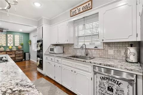 Kitchen - 2419 Savannah St, Fort Smith, AR 72901 photo 7 of 8