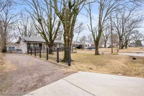 Exterior - 2419 Savannah St, Fort Smith, AR 72901 photo 2 of 13