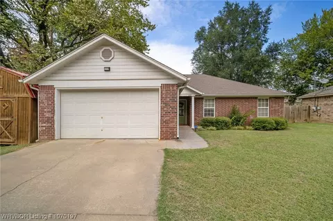 609 Redwood Ave, Sallisaw, OK 74955