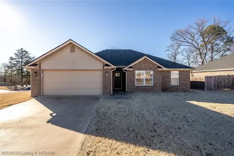 1681 Julie Ln, Alma, AR 72921