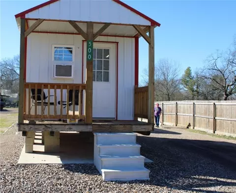 390 E 6th St, Waldron, AR 72958 photo 12