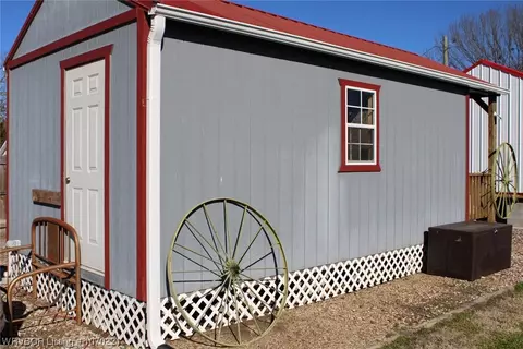 390 E 6th St, Waldron, AR 72958 photo 8