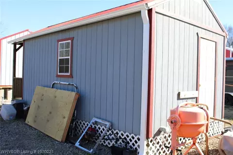 390 E 6th St, Waldron, AR 72958 photo 9