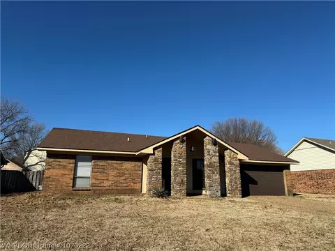 8806 30th St, Fort Smith, AR 72908