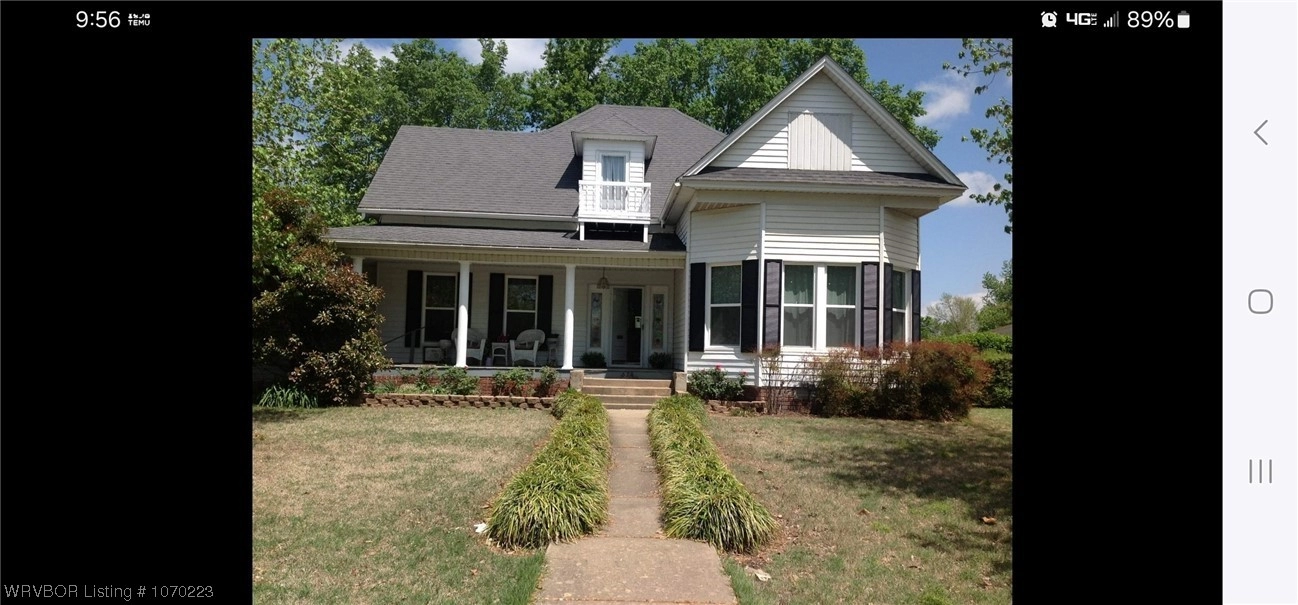 624 E Main St  