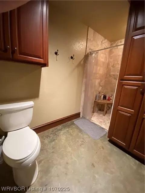 Bath - 53 Shady Grv, Mount Ida, AR 71957 photo 4 of 4