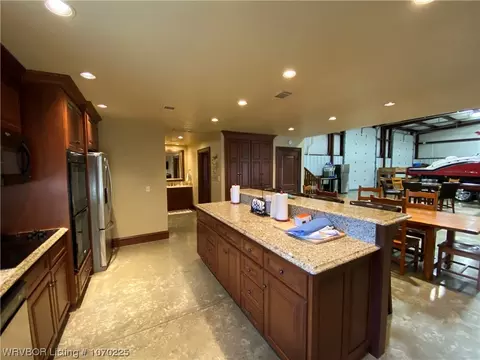 Kitchen - 53 Shady Grv, Mount Ida, AR 71957 photo 3 of 10