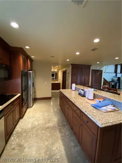 Kitchen - 53 Shady Grv, Mount Ida, AR 71957 photo 2 of 10