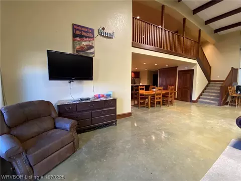 Living - 53 Shady Grv, Mount Ida, AR 71957 photo 4 of 5