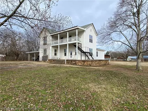 120 5th St, Mulberry, AR 72947