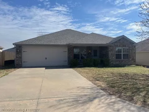 216 Regency Dr, Barling, AR 72923