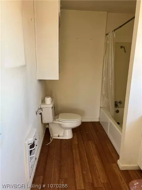 Bath - 4101 S Q St, Fort Smith, AR 72903 photo 3 of 3