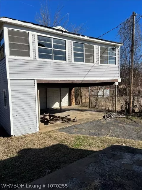 Exterior - 4101 S Q St, Fort Smith, AR 72903 photo 4 of 6