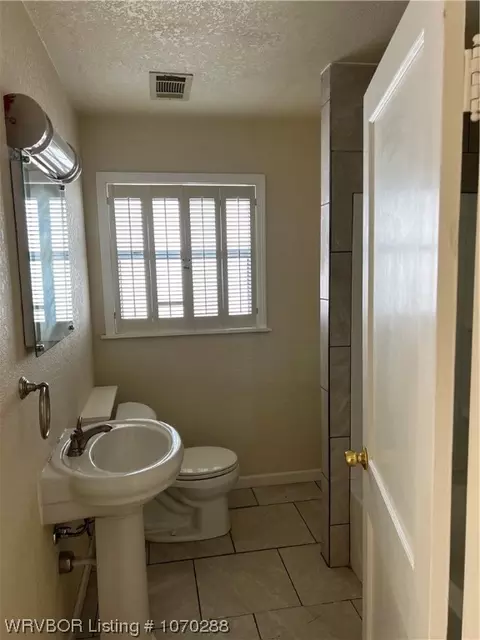 Bath - 4101 S Q St, Fort Smith, AR 72903 photo 1 of 3