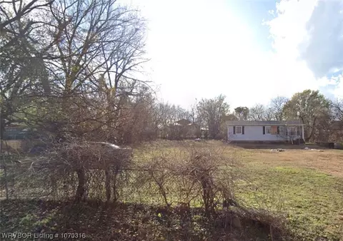 332 Honey Farm Ln, Arkoma, OK 74901