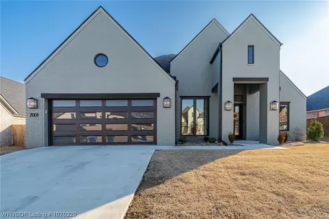 7001 Forest Canyon Dr, Fort Smith, AR 72916