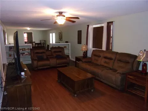 Living - 13662 Watalula Rd, Ozark, AR 72949 photo 2 of 9