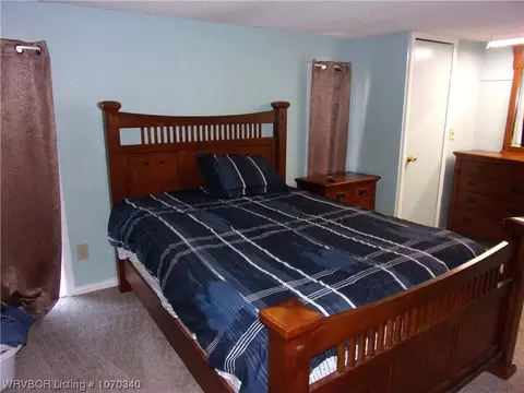 Bedroom - 13662 Watalula Rd, Ozark, AR 72949 photo 3 of 4