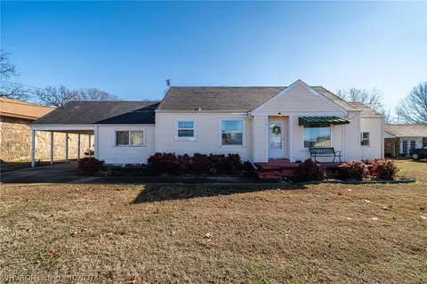 114 School St, Charleston, AR 72933