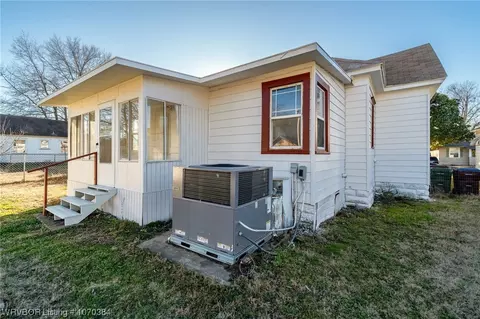 Exterior - 810 35th St, Fort Smith, AR 72903 photo 4 of 7