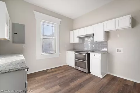 Kitchen - 810 35th St, Fort Smith, AR 72903 photo 3 of 7