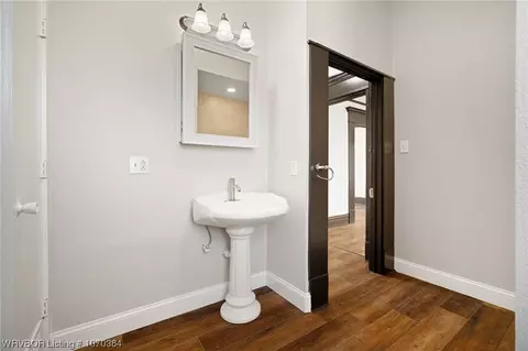 Bath - 810 35th St, Fort Smith, AR 72903 photo 2 of 4