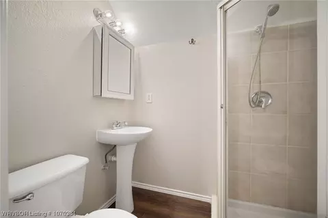 Bath - 810 35th St, Fort Smith, AR 72903 photo 3 of 4