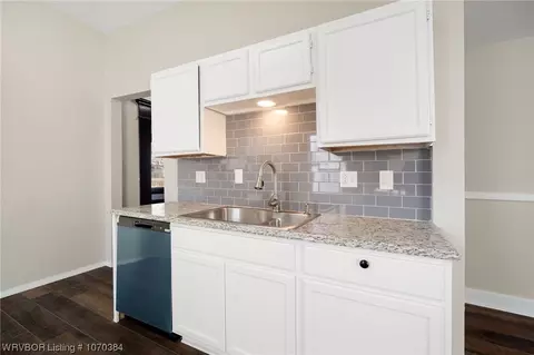 Kitchen - 810 35th St, Fort Smith, AR 72903 photo 4 of 7