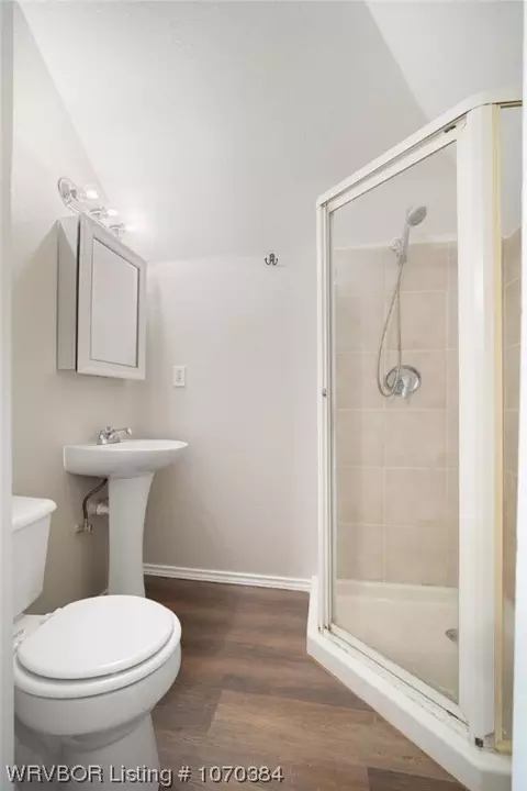 Bath - 810 35th St, Fort Smith, AR 72903 photo 4 of 4
